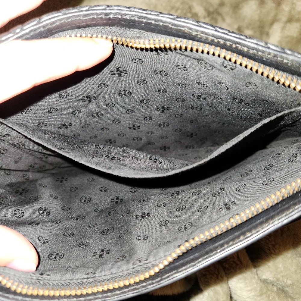 Authentic tory burch clutch - Picture 8 of 13
